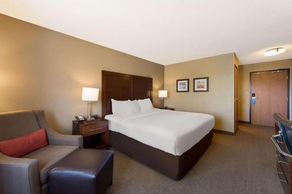 Comfort Inn East Ουιτσιτά Εξωτερικό φωτογραφία