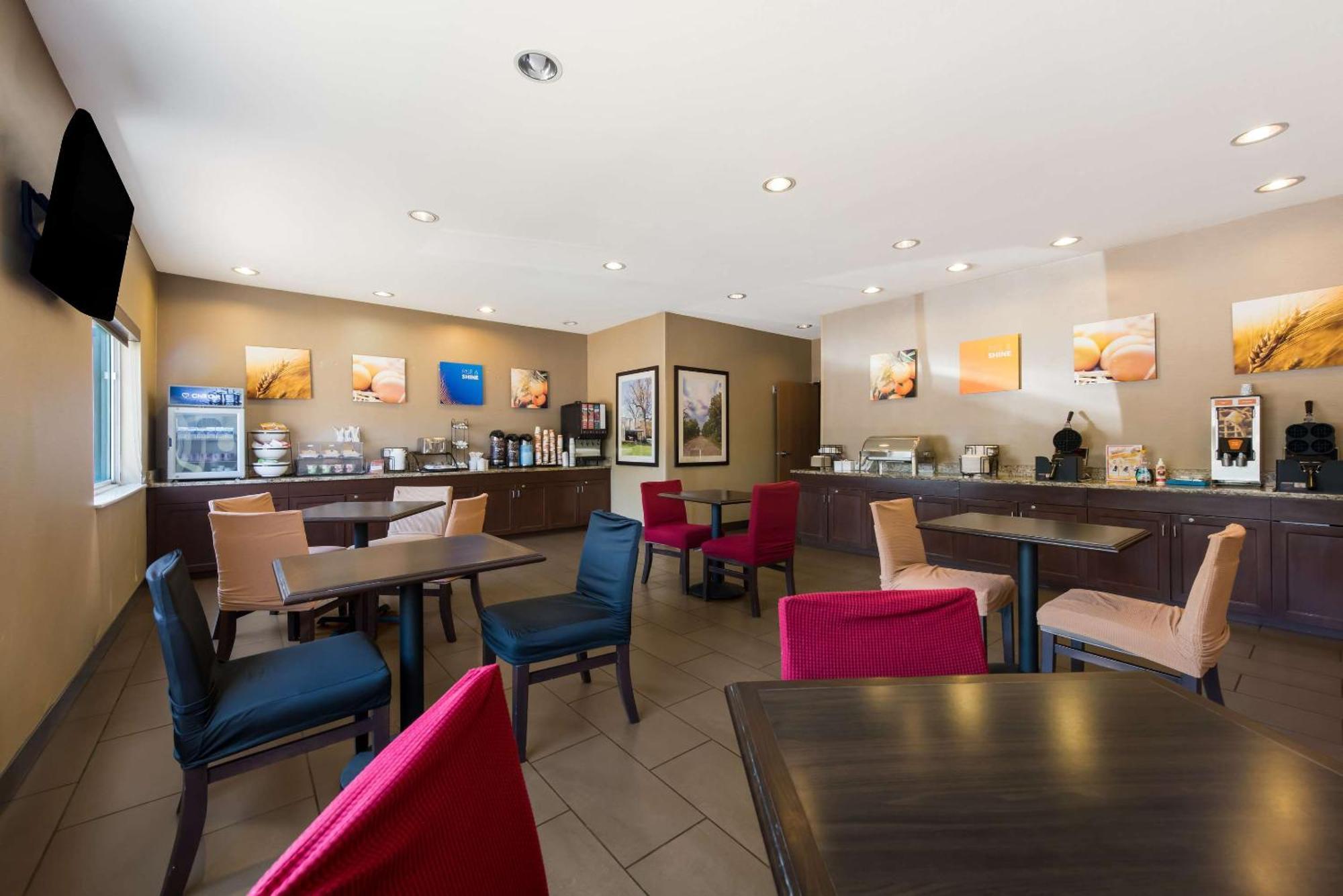 Comfort Inn East Ουιτσιτά Εξωτερικό φωτογραφία