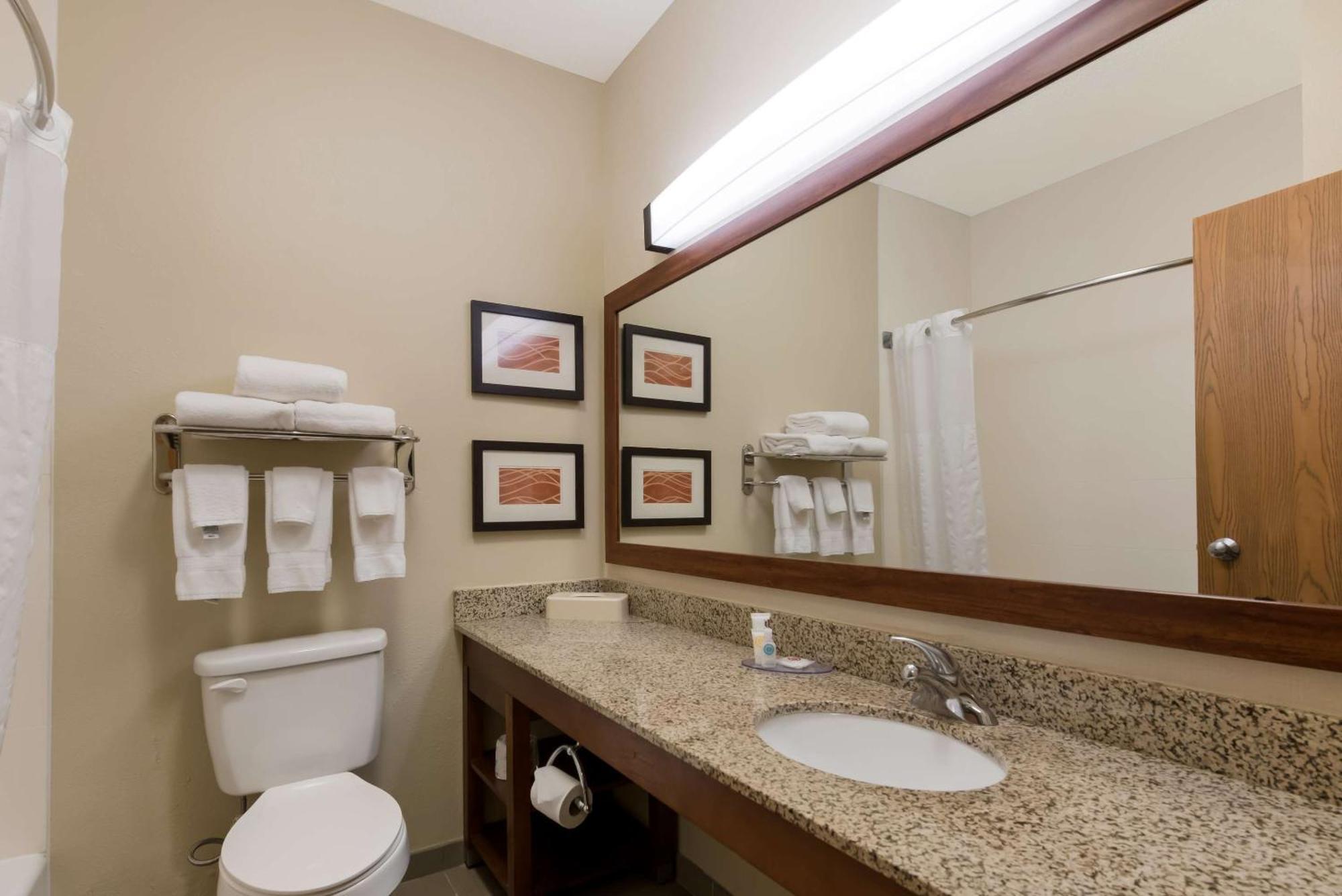 Comfort Inn East Ουιτσιτά Εξωτερικό φωτογραφία