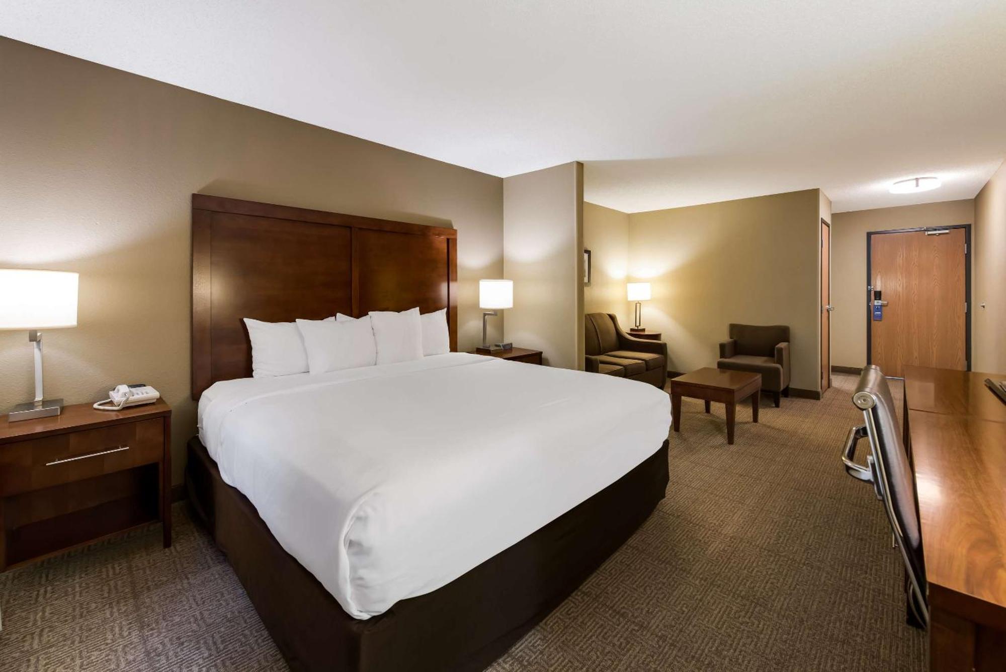 Comfort Inn East Ουιτσιτά Εξωτερικό φωτογραφία