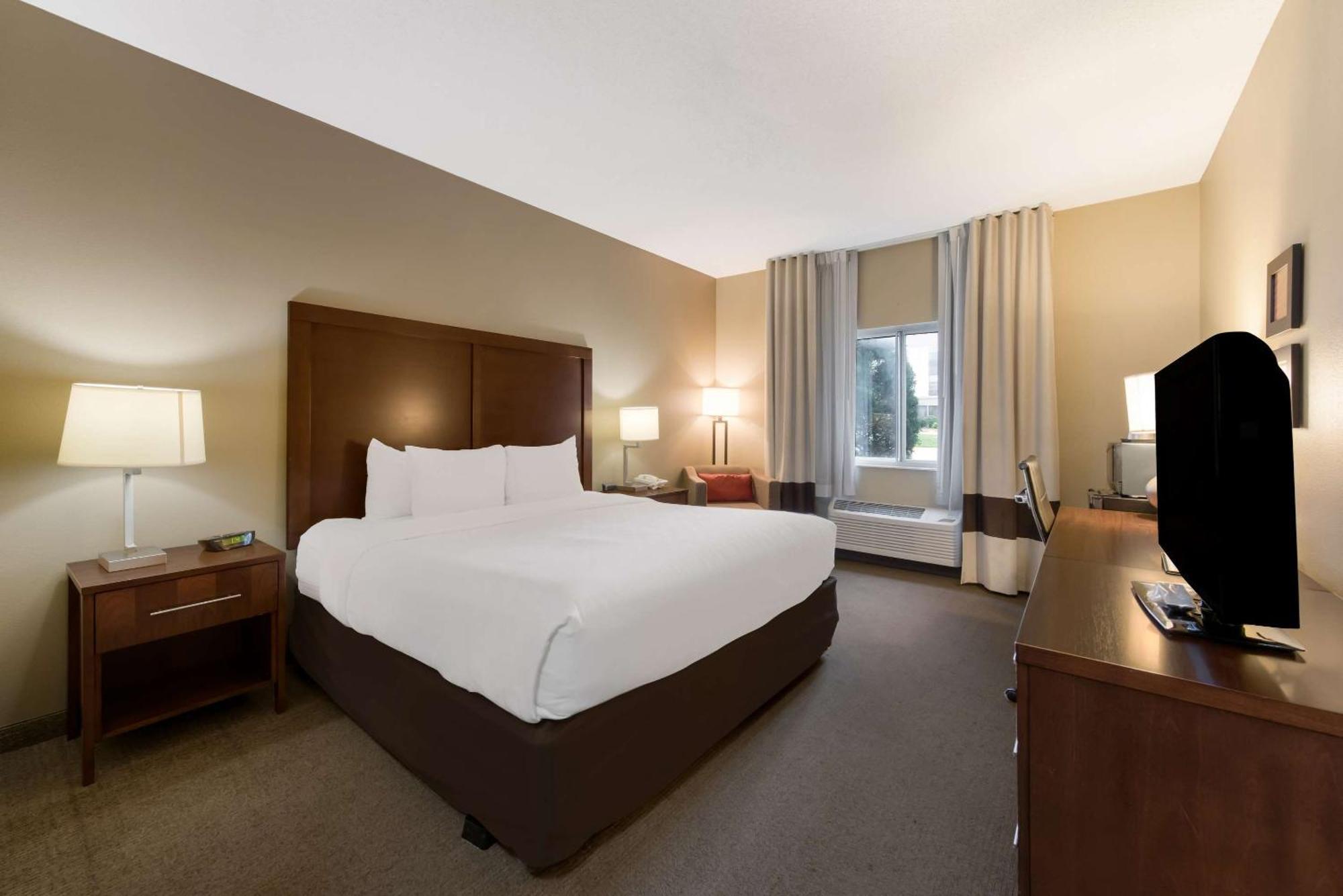 Comfort Inn East Ουιτσιτά Εξωτερικό φωτογραφία