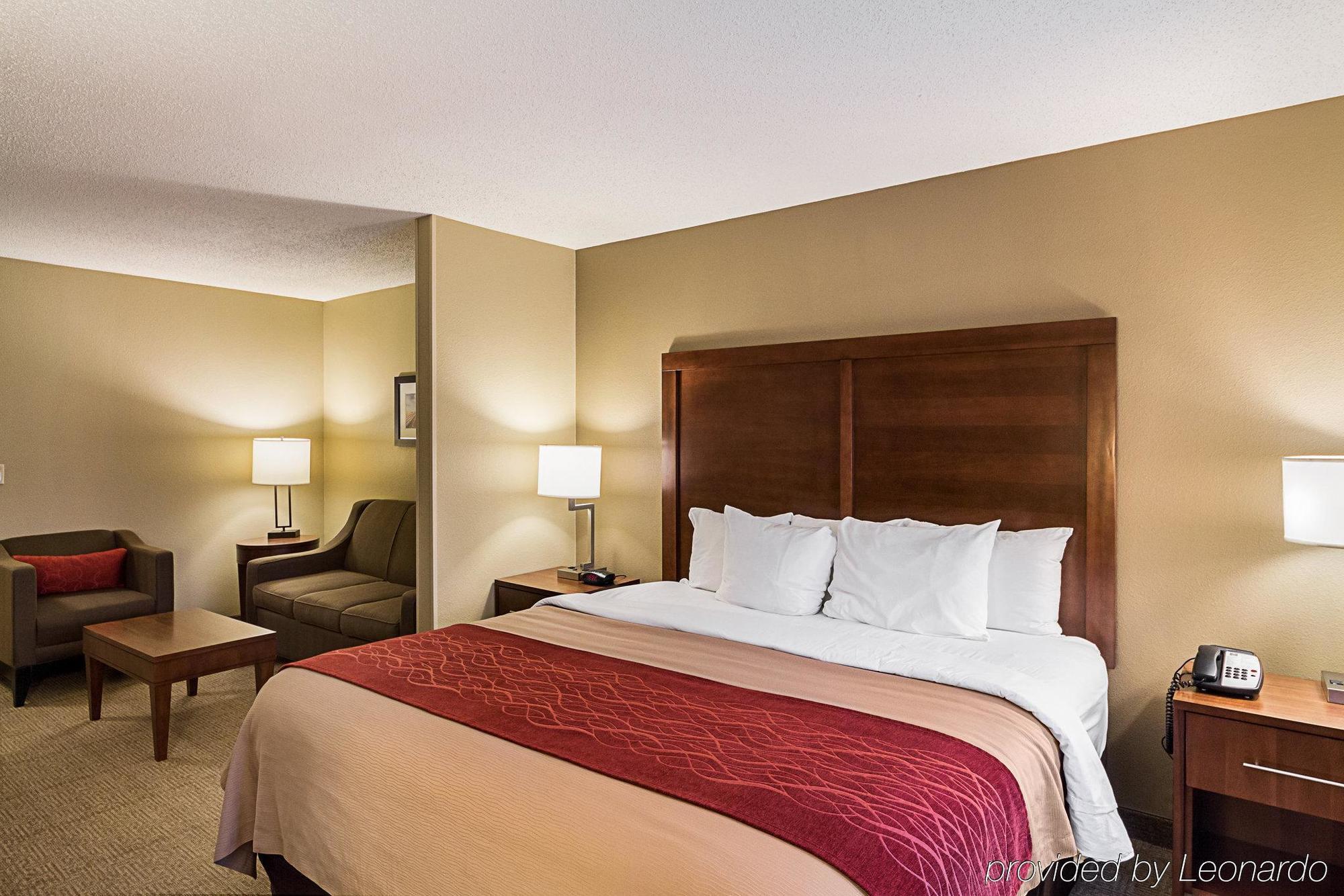 Comfort Inn East Ουιτσιτά Εξωτερικό φωτογραφία