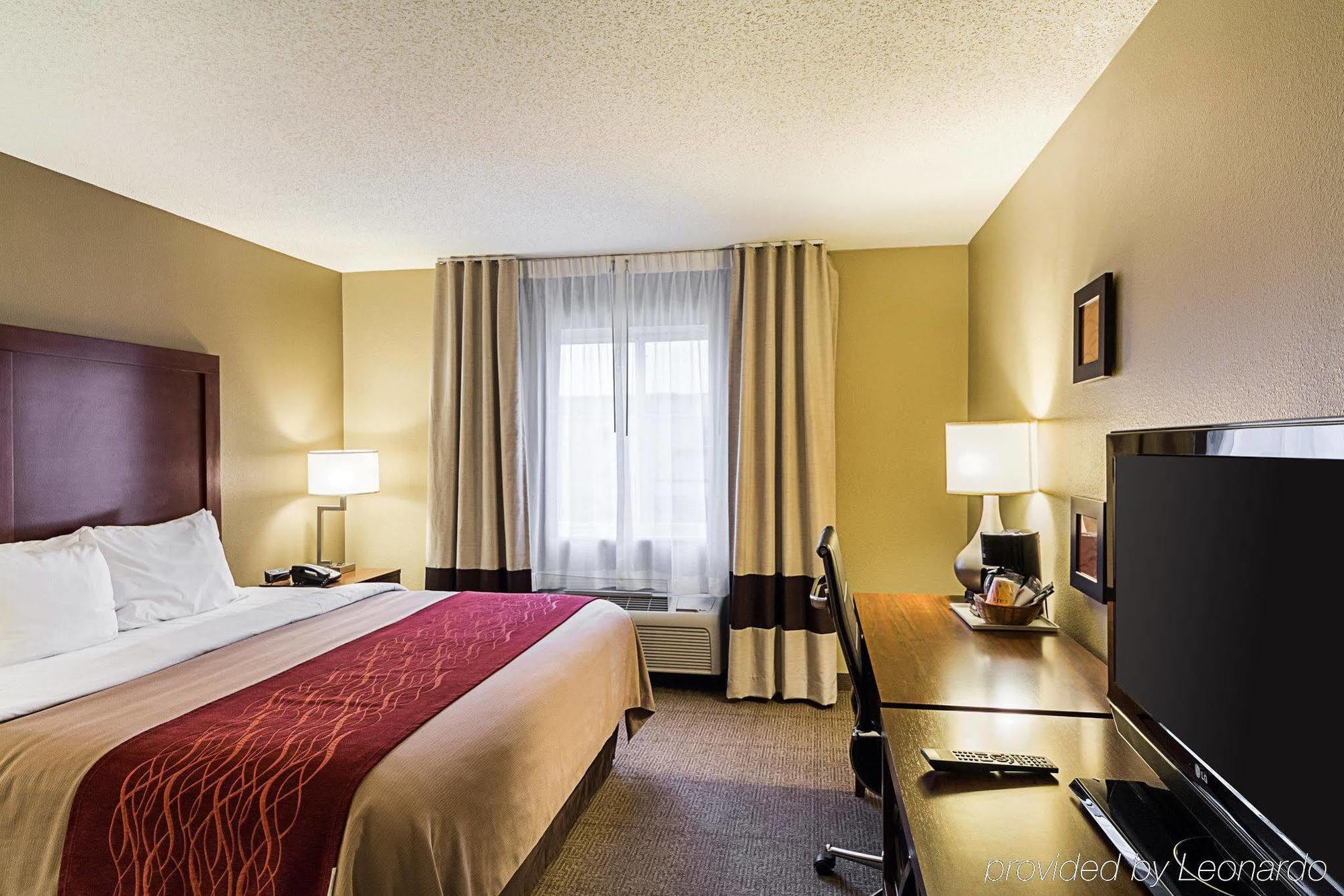 Comfort Inn East Ουιτσιτά Εξωτερικό φωτογραφία