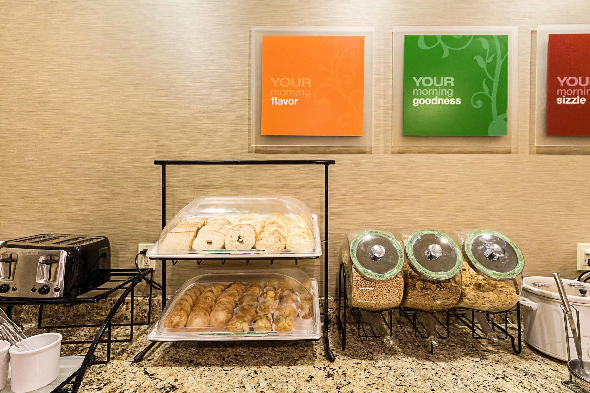Comfort Inn East Ουιτσιτά Εξωτερικό φωτογραφία